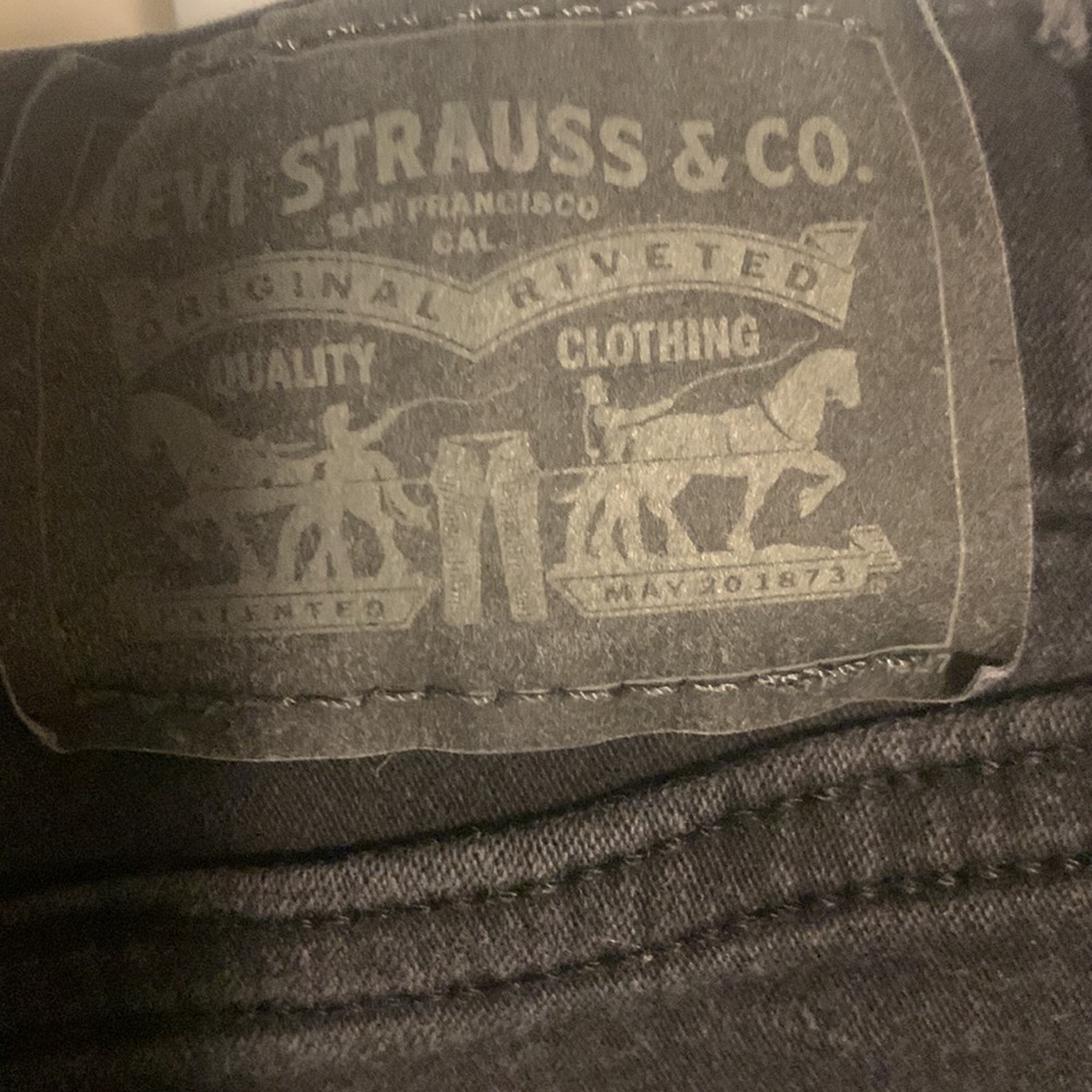 3 pairs of size 8 girls blue jeans and 2 pairs of jeggings (Vince Camuto)